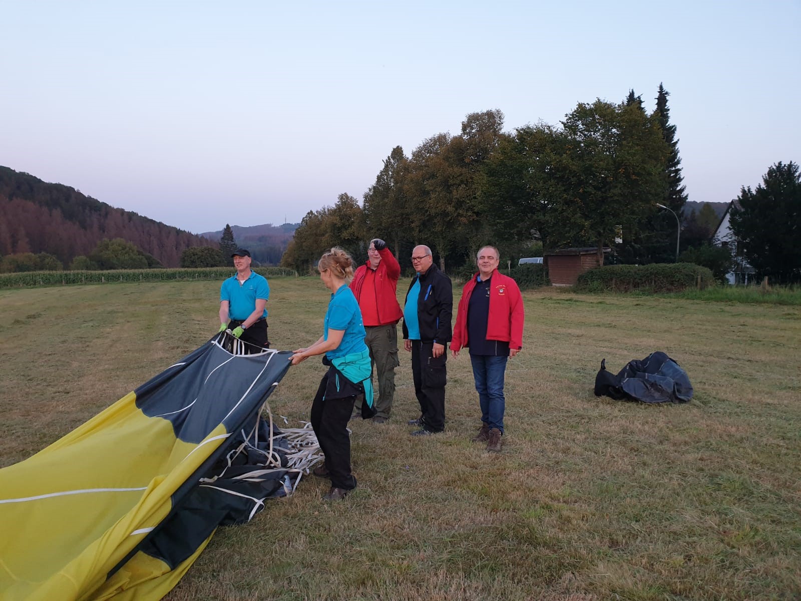 Foto crew bij ballon